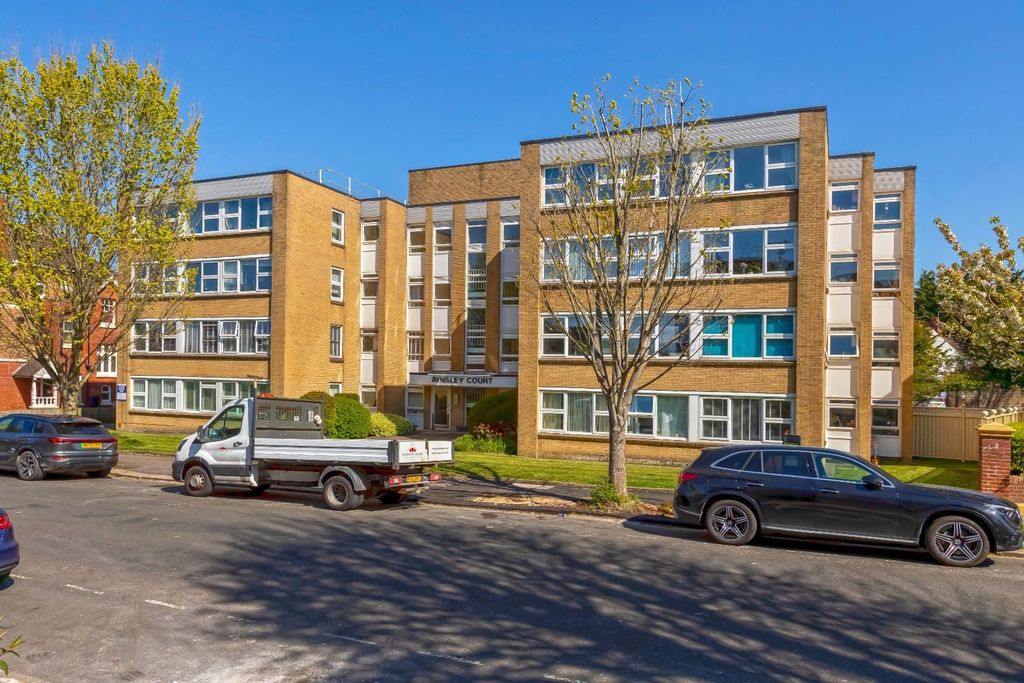 Property photo 1 of 15 Aynsley Court_13.Jpg