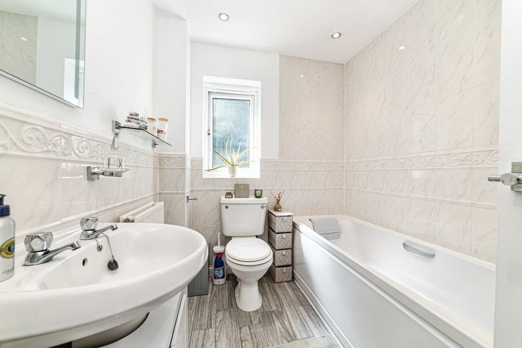 Property photo 3 of 21 Pbox-Img.Jpg