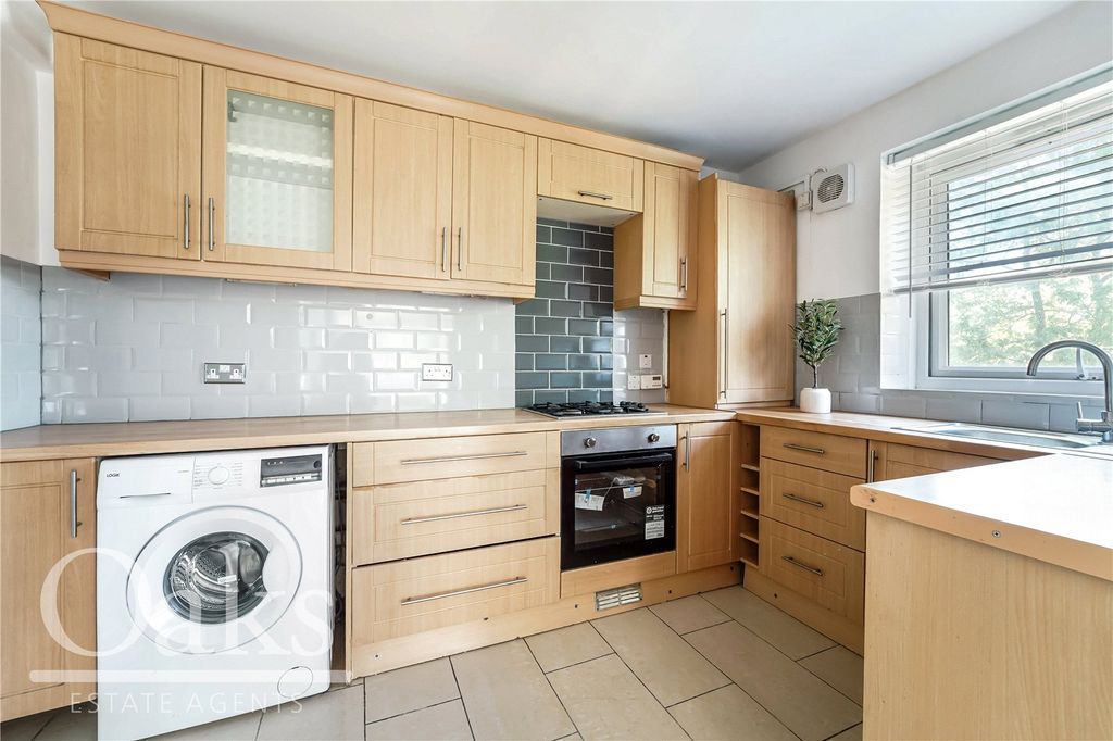 Property photo 3 of 8 Picture No. 11