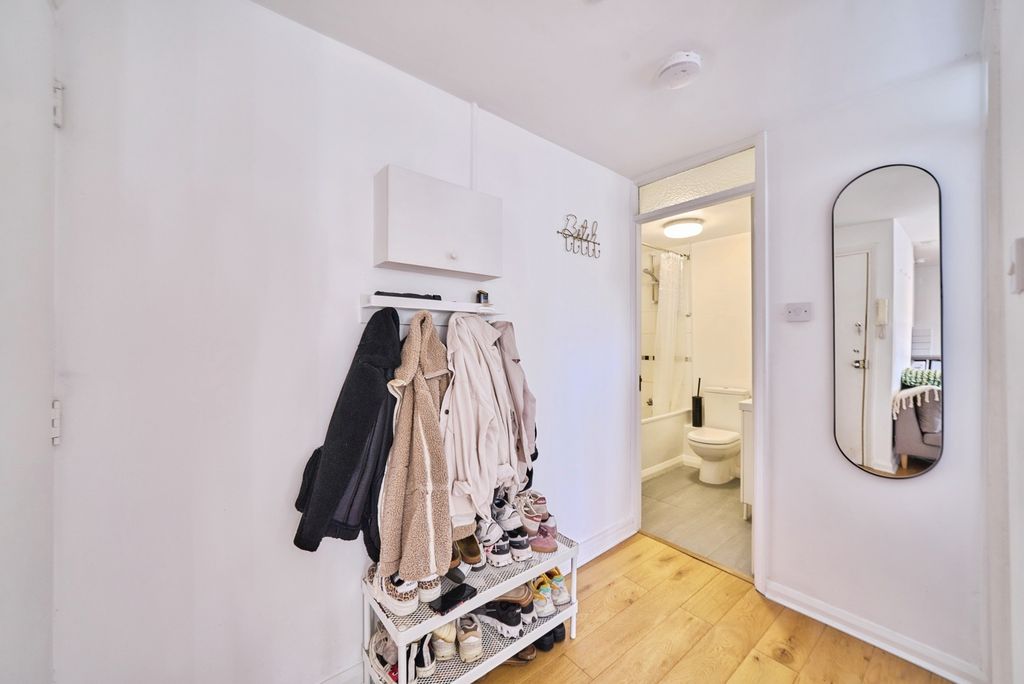 Property photo 3 of 20 Pbox-Img.Jpg