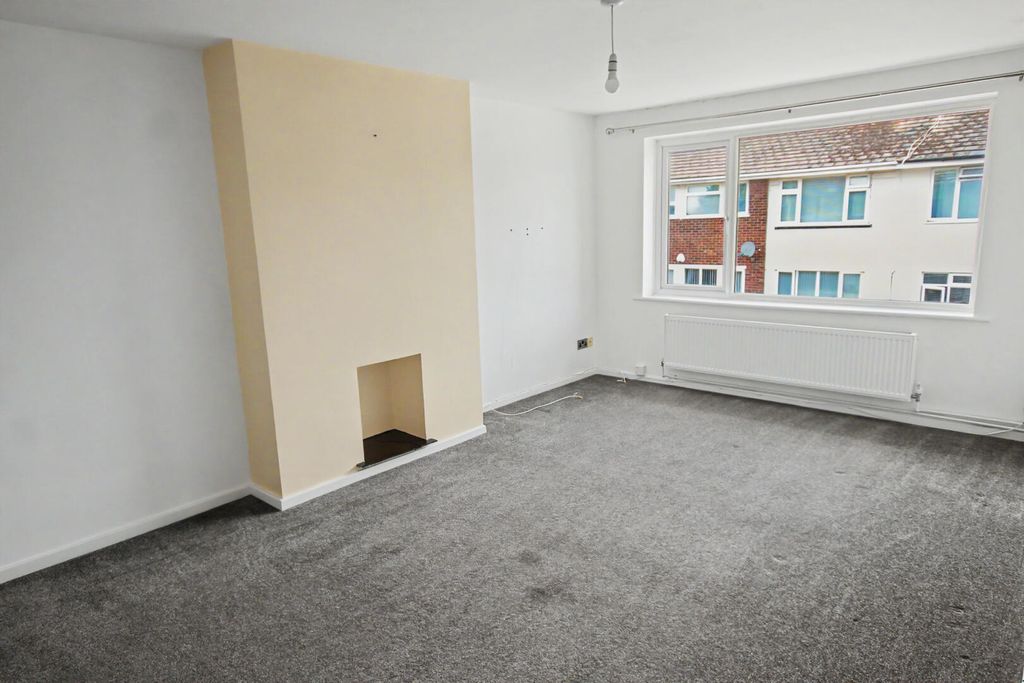 Property photo 3 of 14 Living Room