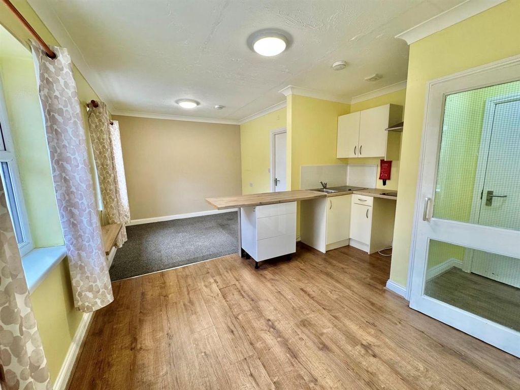Property photo 3 of 7 3.Jpg