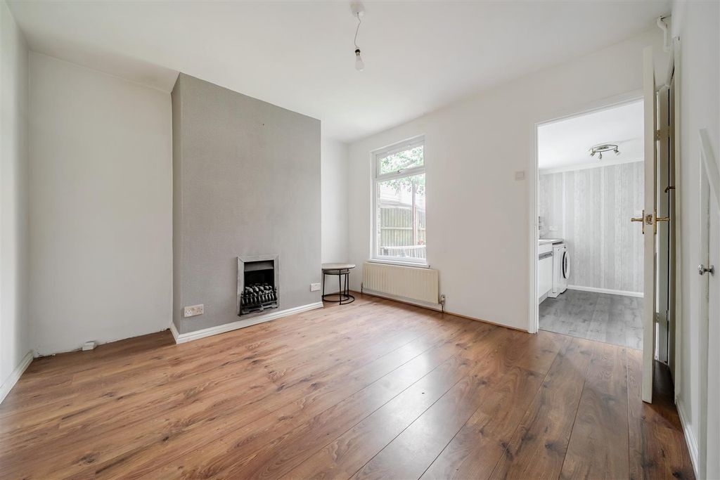 Property photo 2 of 17 1403341-2-696Fb6Ca73A21.Jpg