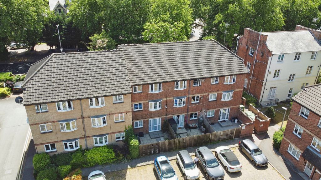 Property photo 3 of 24