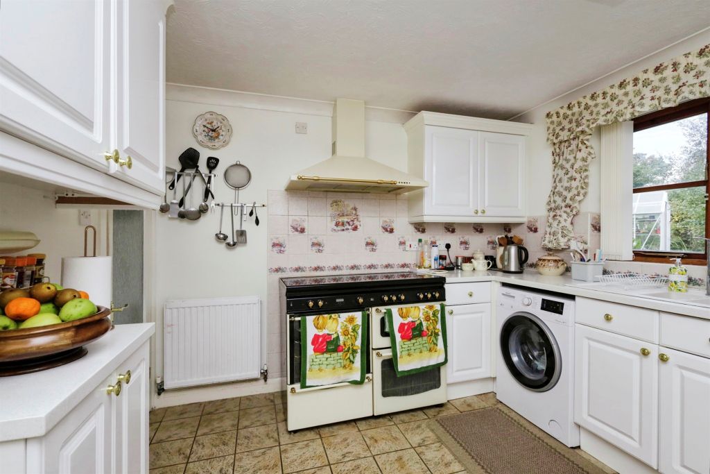 Property photo 3 of 32