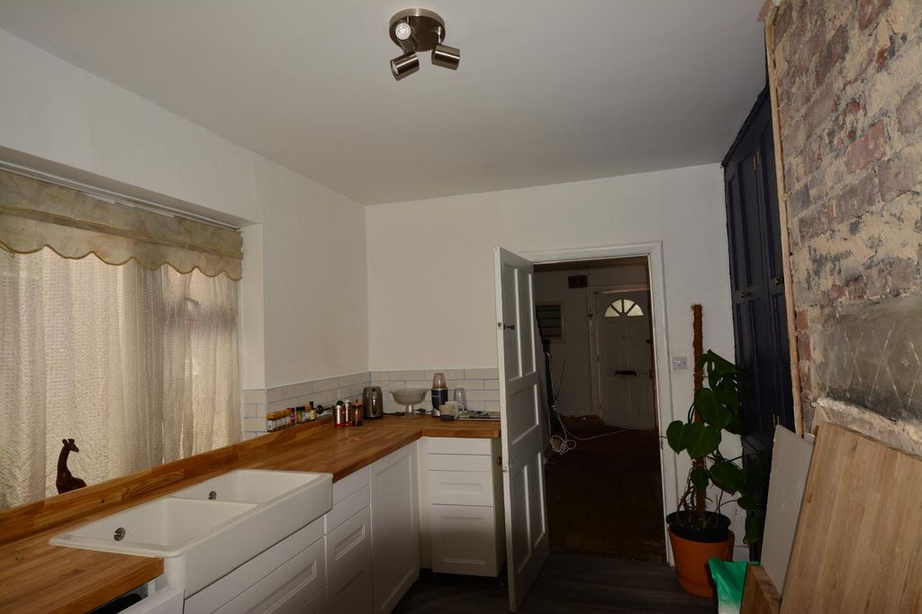 Property photo 3 of 11 1000106514