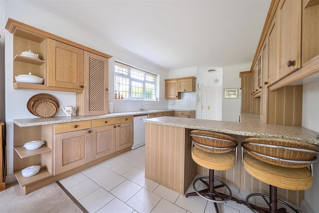 Property photo 3 of 42