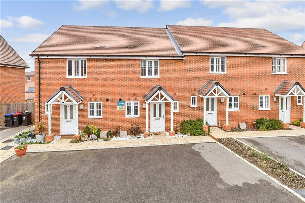 Property photo 3 of 11 Web