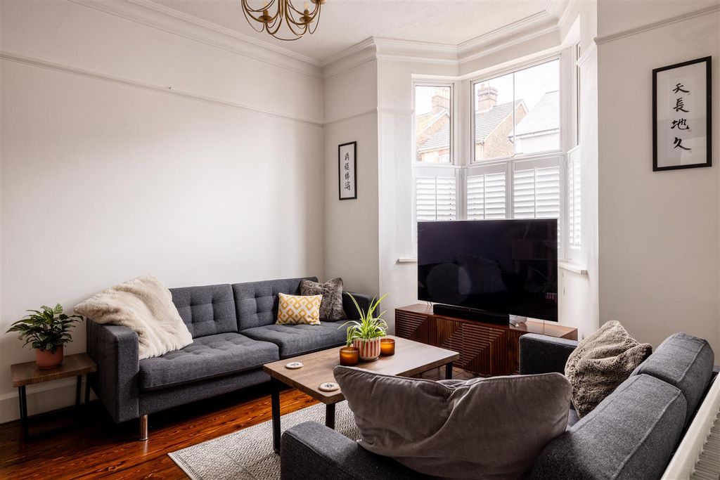 Property photo 2 of 17