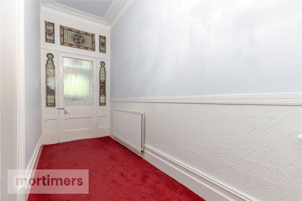 Property photo 2 of 23 Entrance Hall