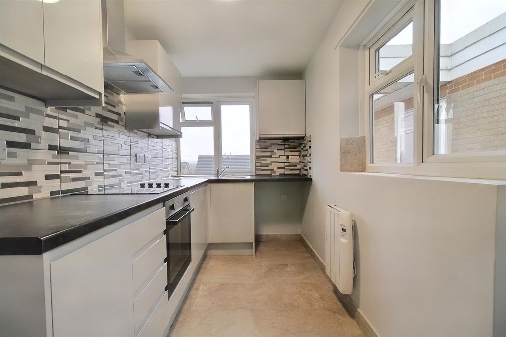 Property photo 2 of 9 2 Kitchen.Jpg