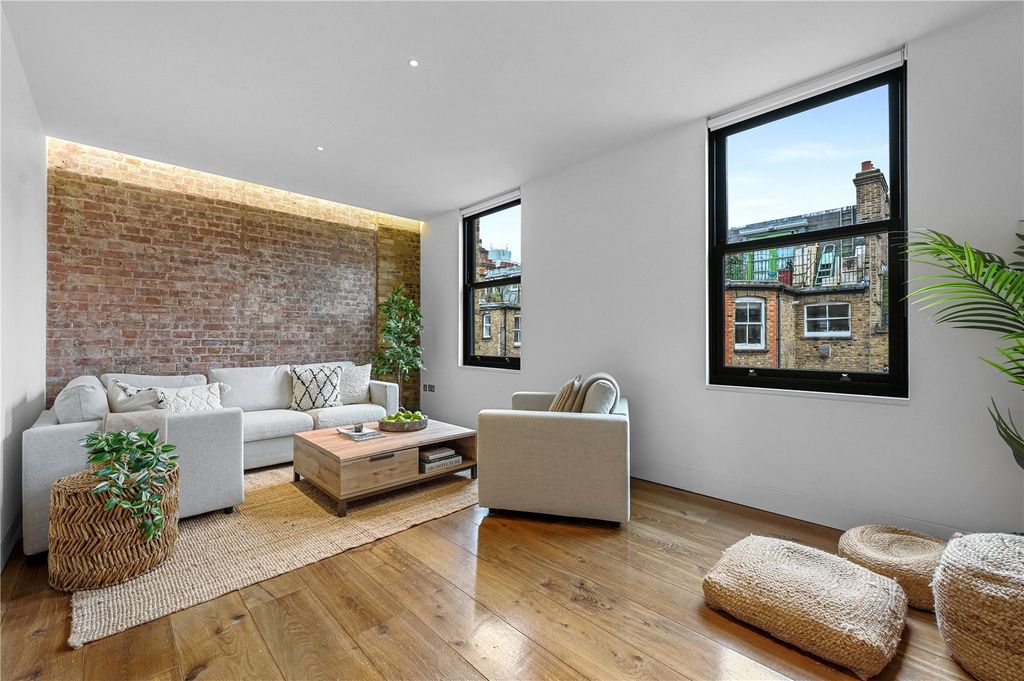 Property photo 1 of 16 Reception Room