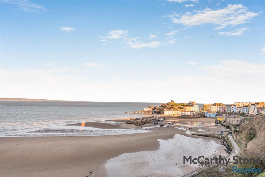 Property photo 2 of 25 8681635-Exterior05.Jpg