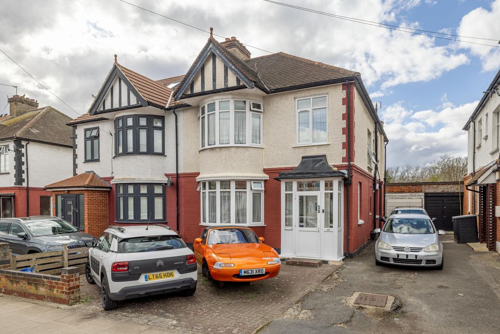Property photo 1 of 18 Freehold 4 Bedroom Semi-Detached