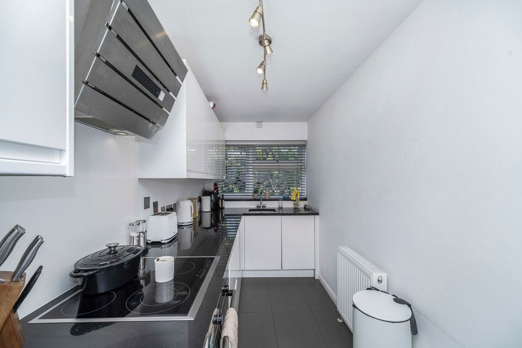 Property photo 2 of 10 Pbox-Img.Jpg