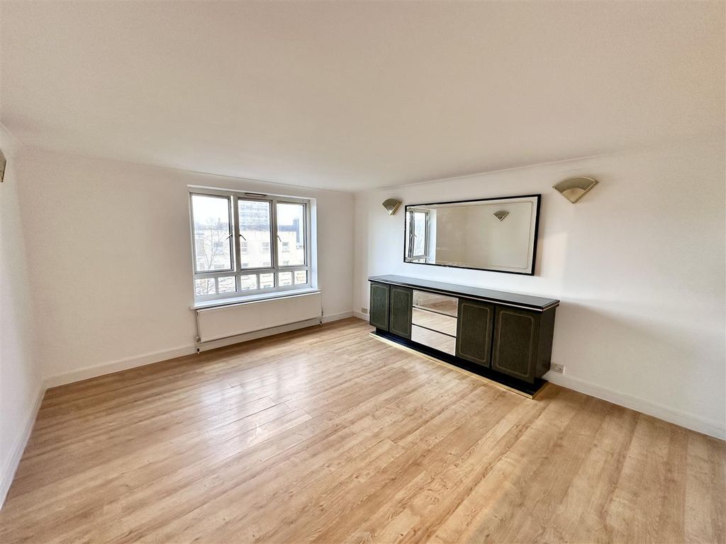 Property photo 2 of 9 Reception