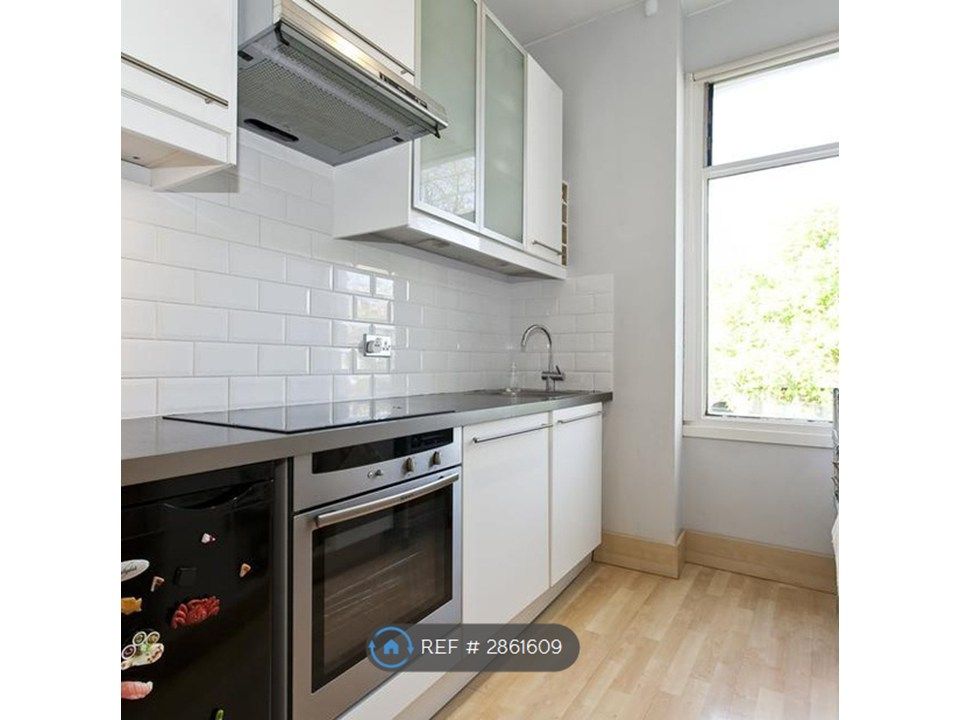 Property photo 2 of 6 Kitchen