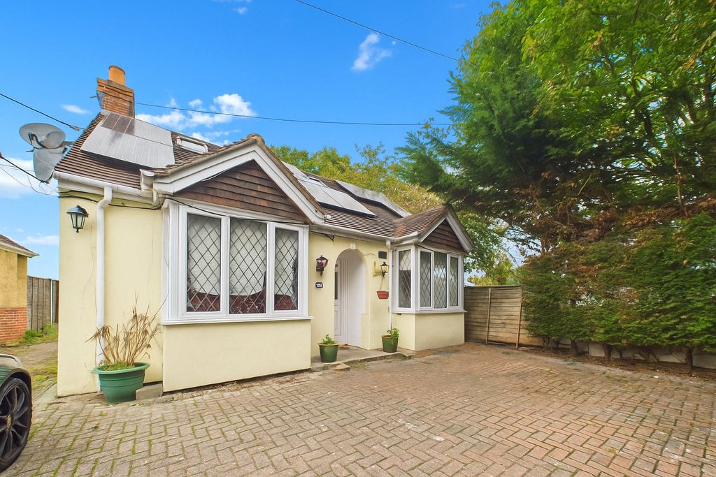 Property photo 3 of 16 Picture No. 21