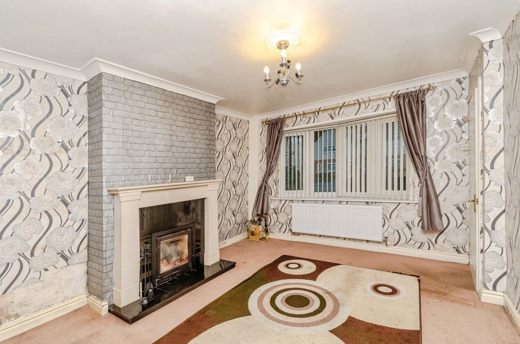 Property photo 3 of 19 Living Room