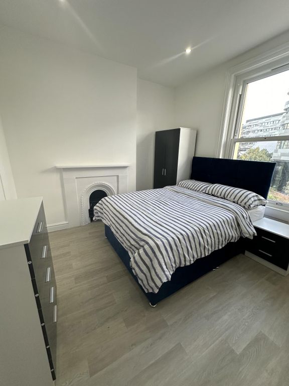 Property photo 2 of 5 Gallery