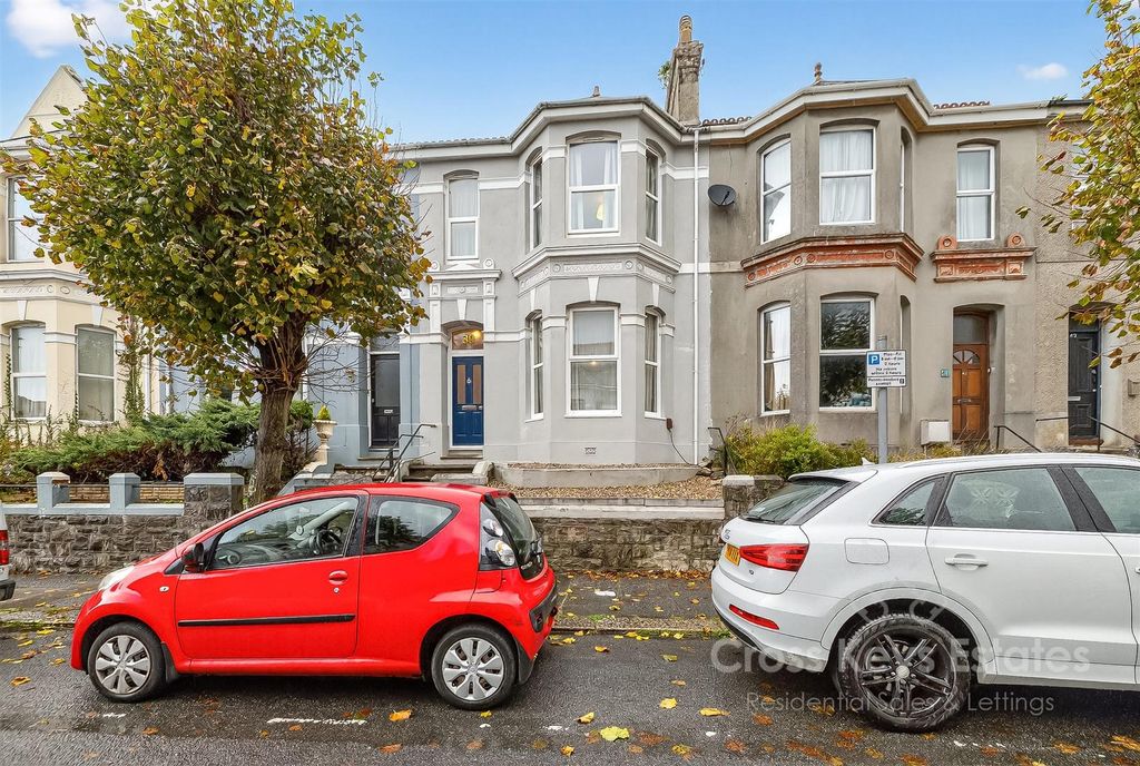 Property photo 1 of 35 Cross Keys Estates