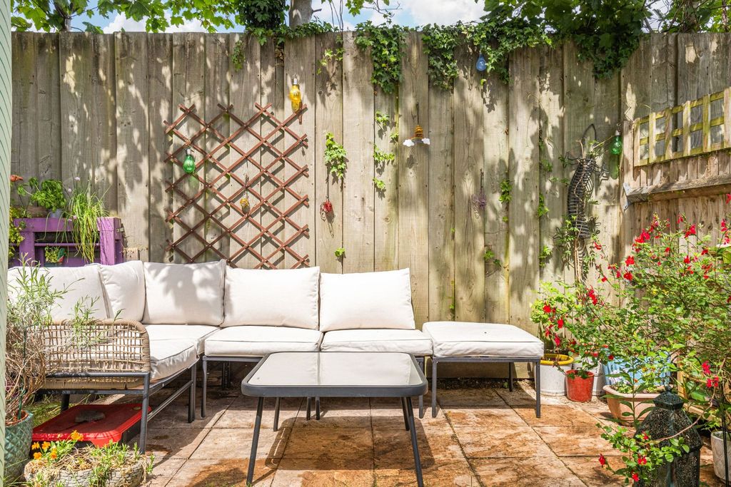 Property photo 2 of 14 5032512