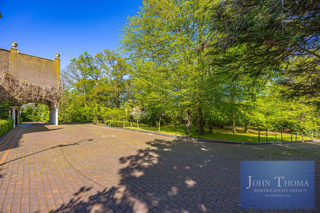 Additional image 44 of 6 bed detached house for saleManor Road, Chigwell IG7