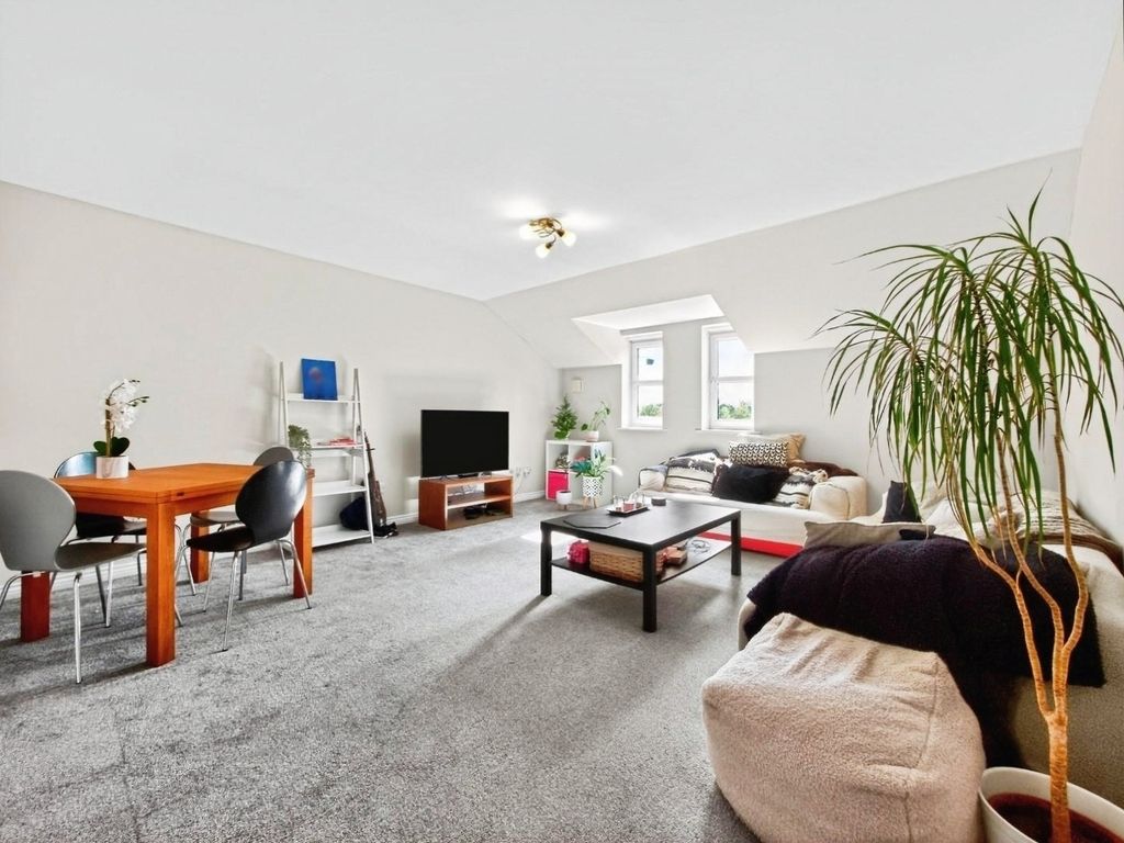 Property photo 2 of 12 Pbox-Img.Jpg