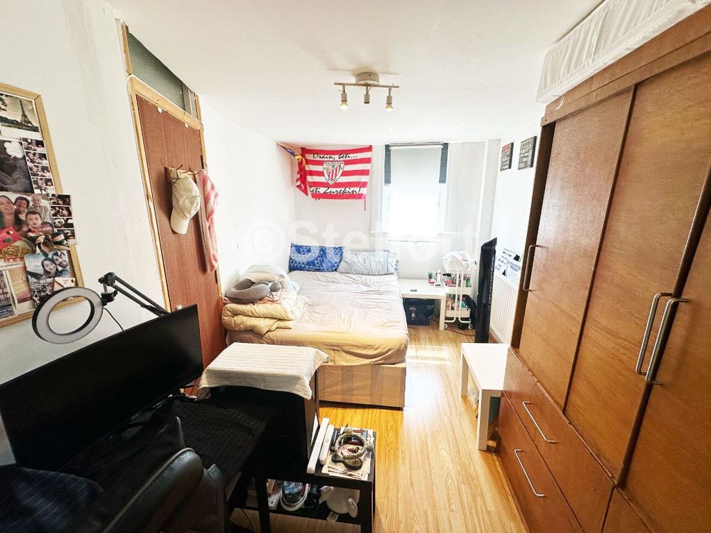 Property photo 1 of 4