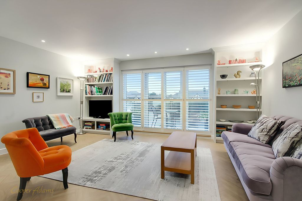 Property photo 2 of 14 Living Room