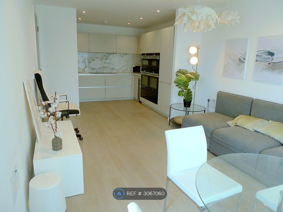 Property photo 1 of 19 Living Room