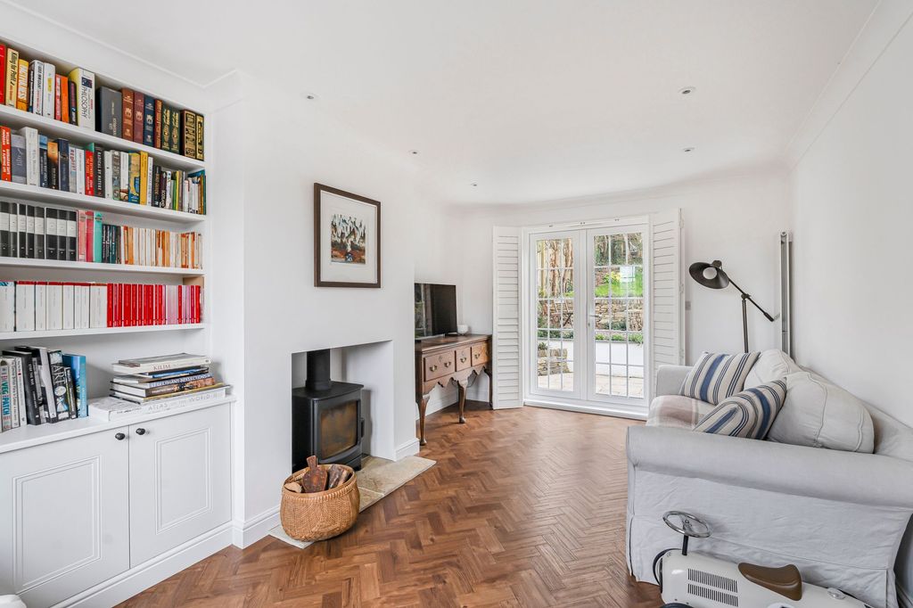 Property photo 3 of 24