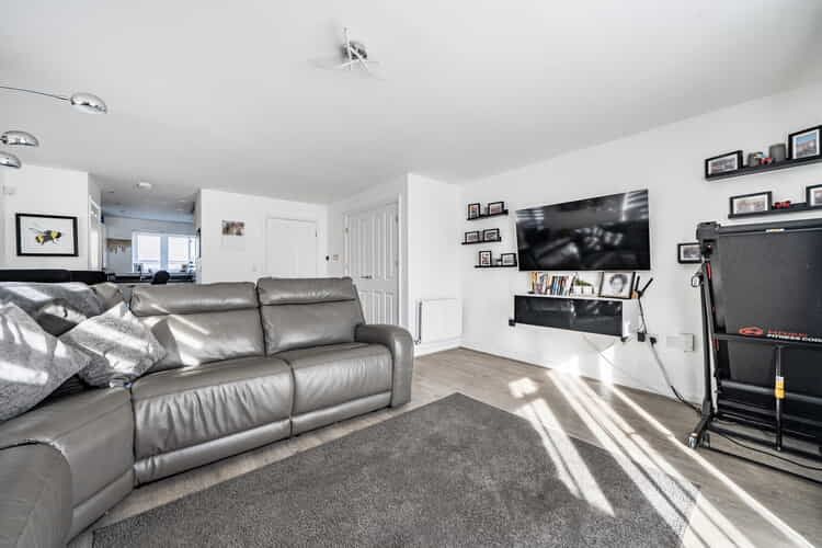 Property photo 2 of 23