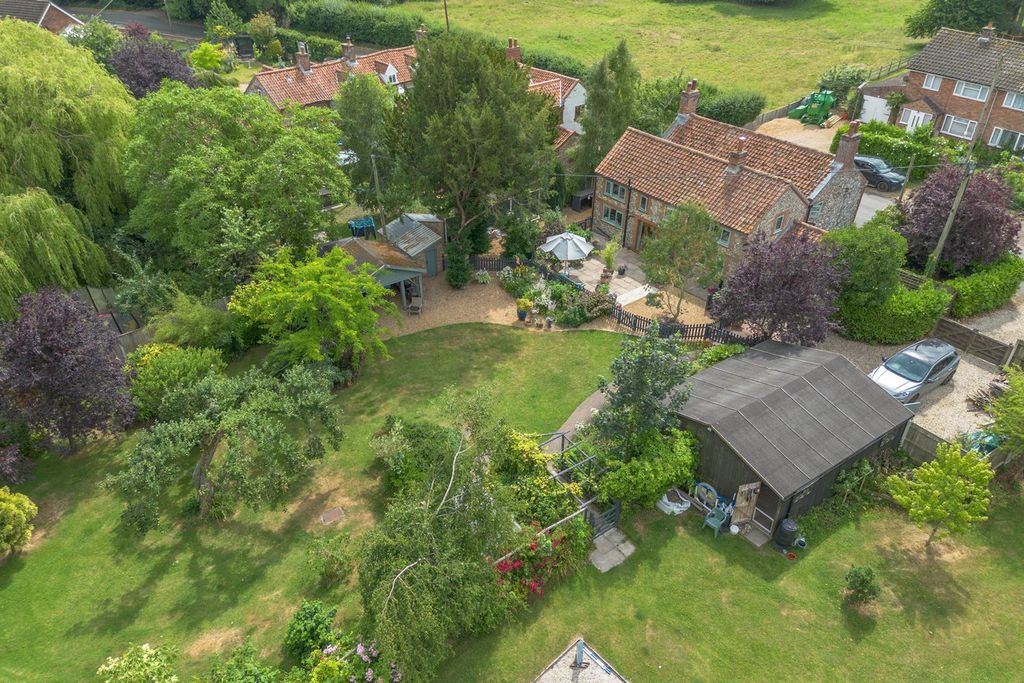 Property photo 2 of 19