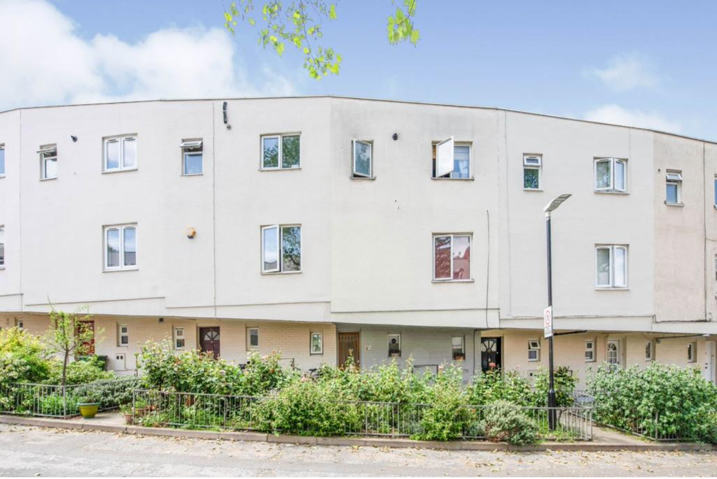 Property photo 1 of 7