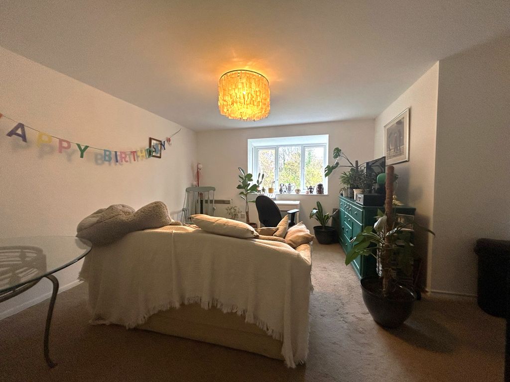 Property photo 2 of 6 Living Room