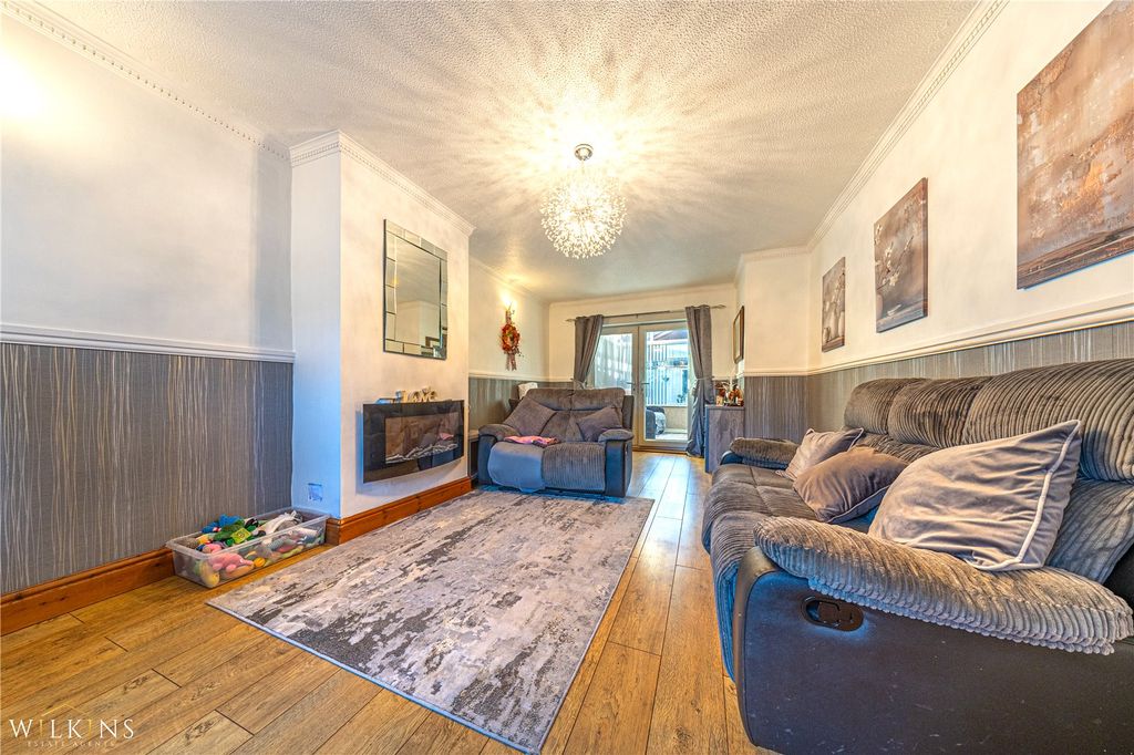 Property photo 2 of 32 Picture No. 03