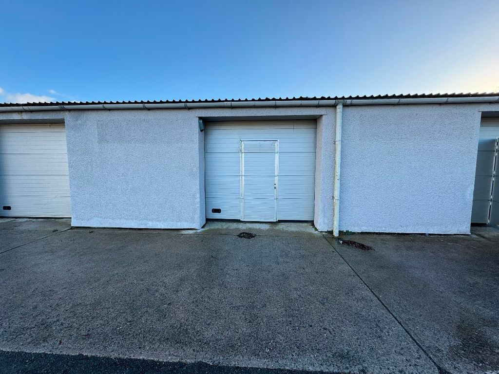 Property photo 2 of 9