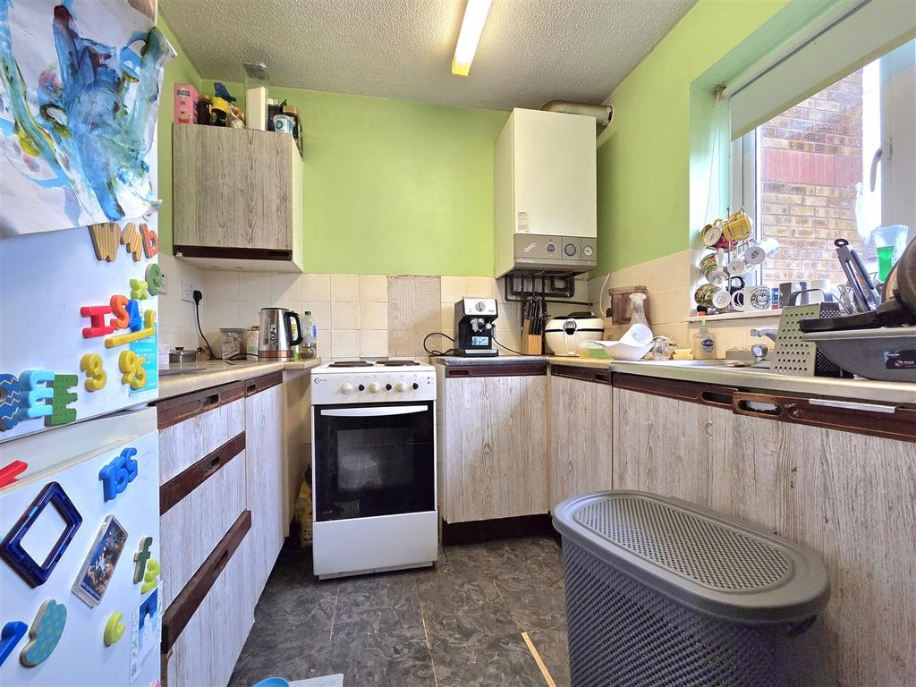 Property photo 3 of 12