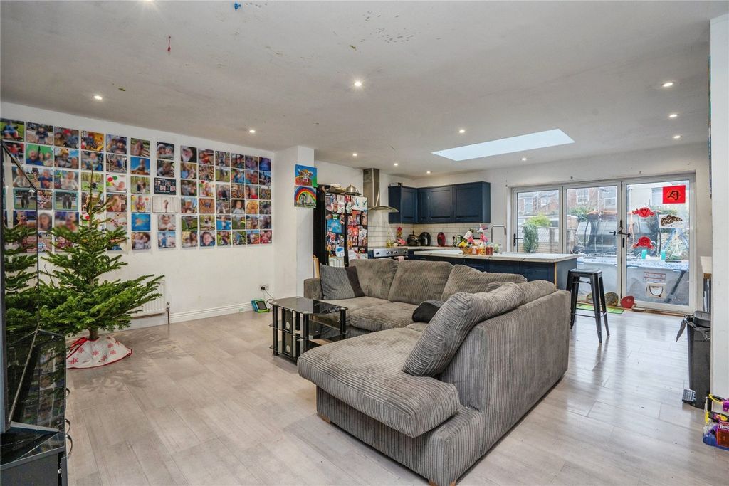 Property photo 3 of 17 Picture No. 05