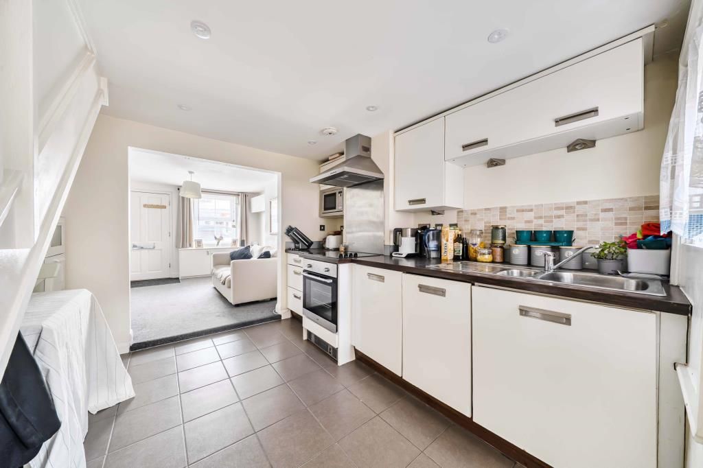 Property photo 2 of 21 Kitchen