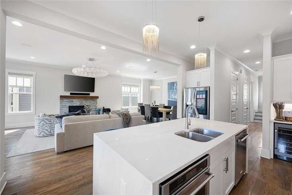 Property photo 1 of 31