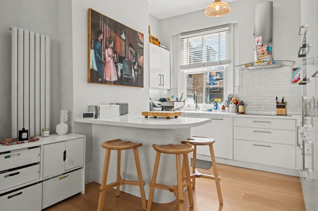 Property photo 2 of 12 5025062