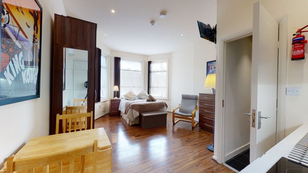 Property photo 1 of 8