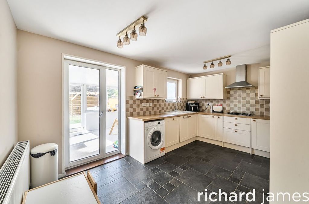 Property photo 3 of 18 43d8Df79774c4Cac9470311F0928d9B1