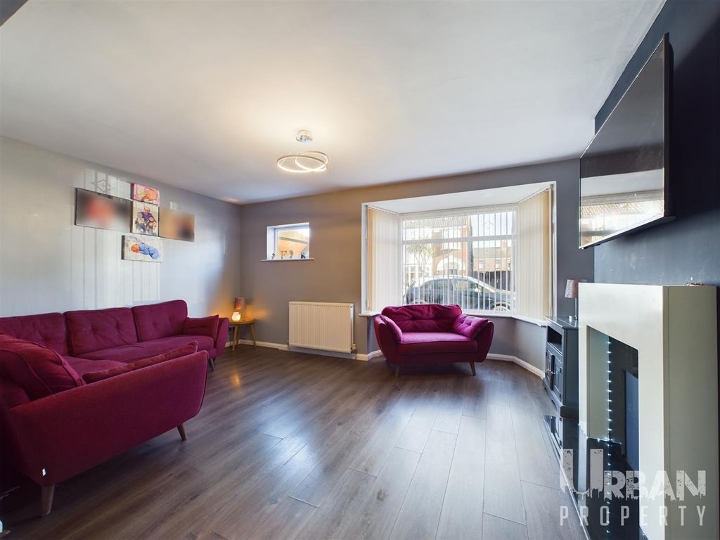 Property photo 3 of 21 Cam03038G0-Pr0126-Still004.Jpg