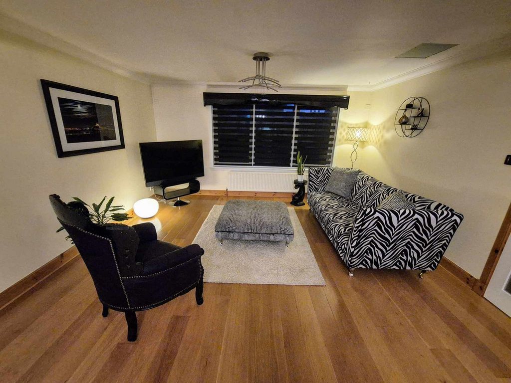 Property photo 3 of 42