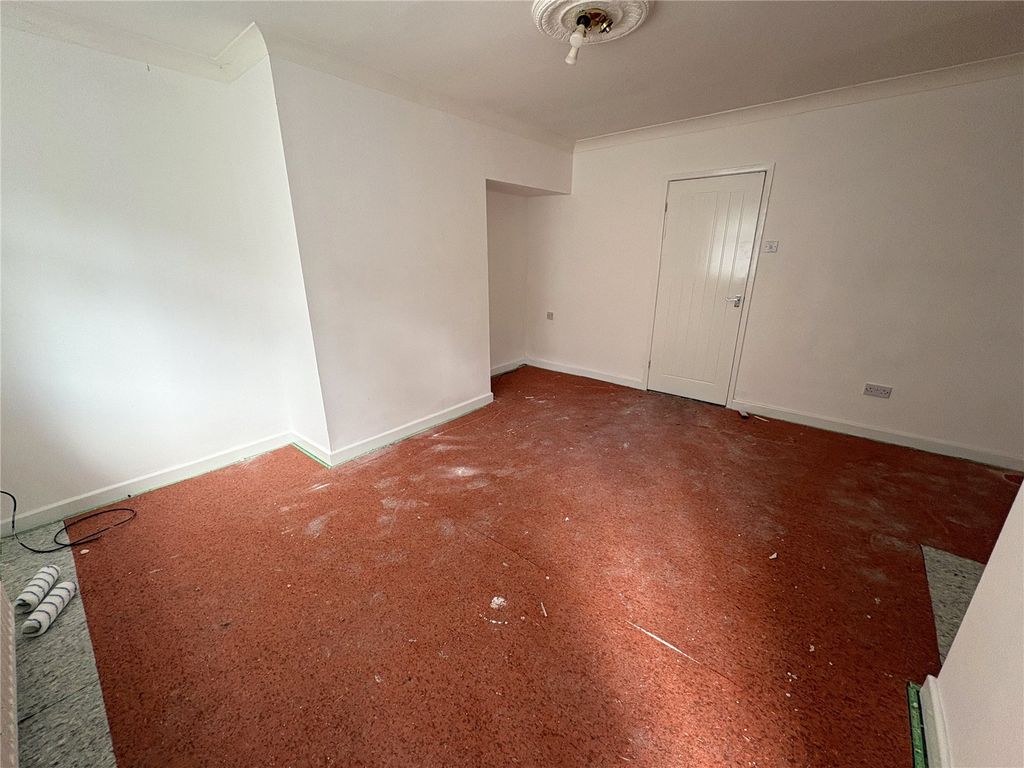 Property photo 3 of 10 Picture No. 09