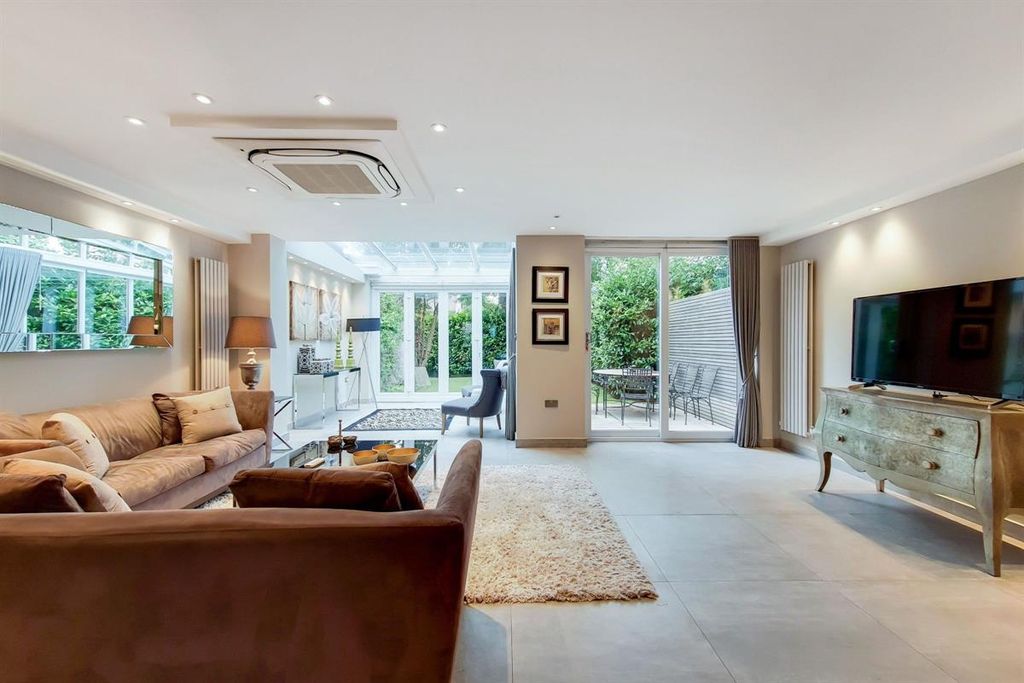 Property photo 1 of 26