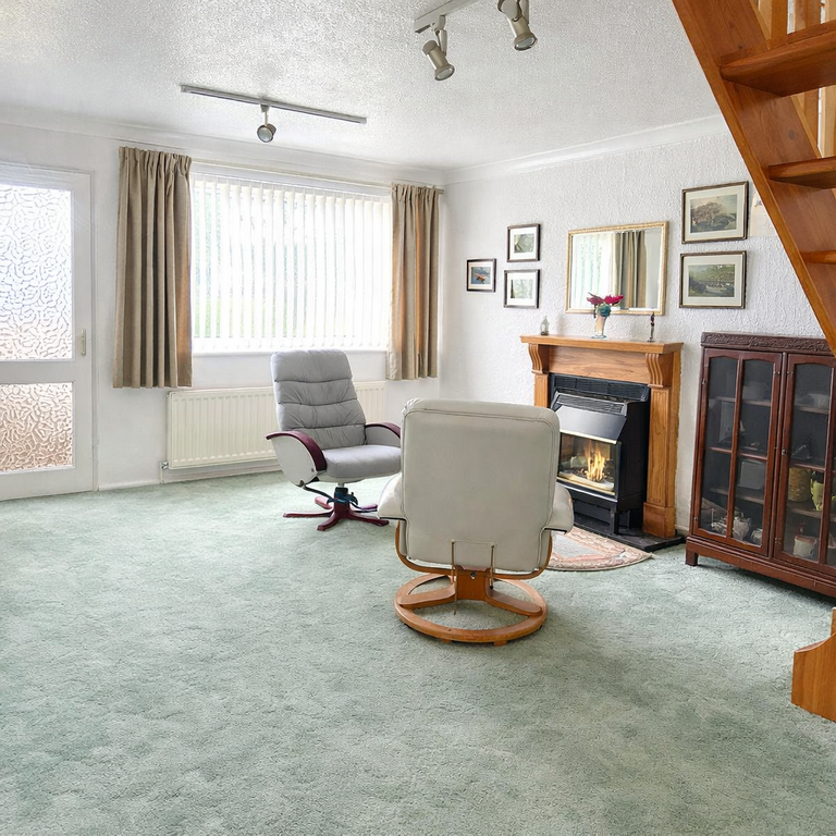 Property photo 2 of 7 Lounge